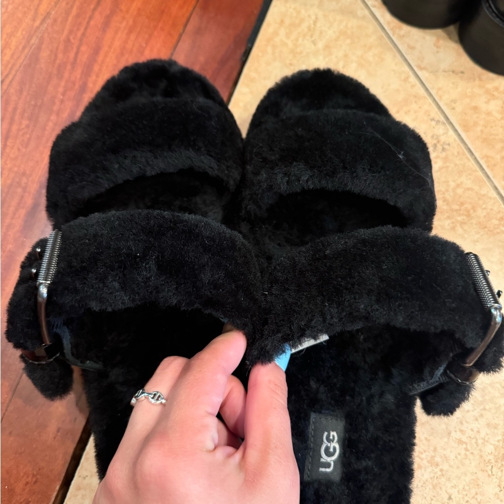 Super cute shoe. Great for indoor or outdoor